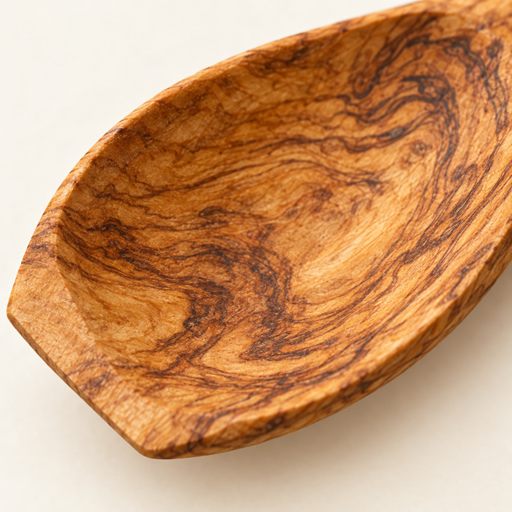 Close-up of the bowl and flat scraping edge