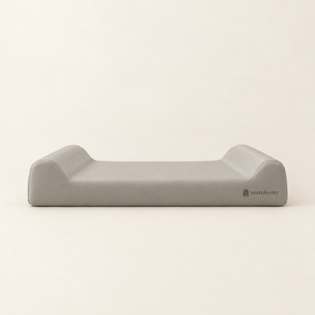Side profile showing the padding and raised sides